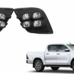 Vista principal de los focos neblineros led para la camioneta toyota hilux del 2016 al 2022 junto a camioneta