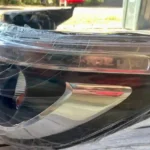 Costado de un par de focos led para toyota hilux del 2016 al 2021